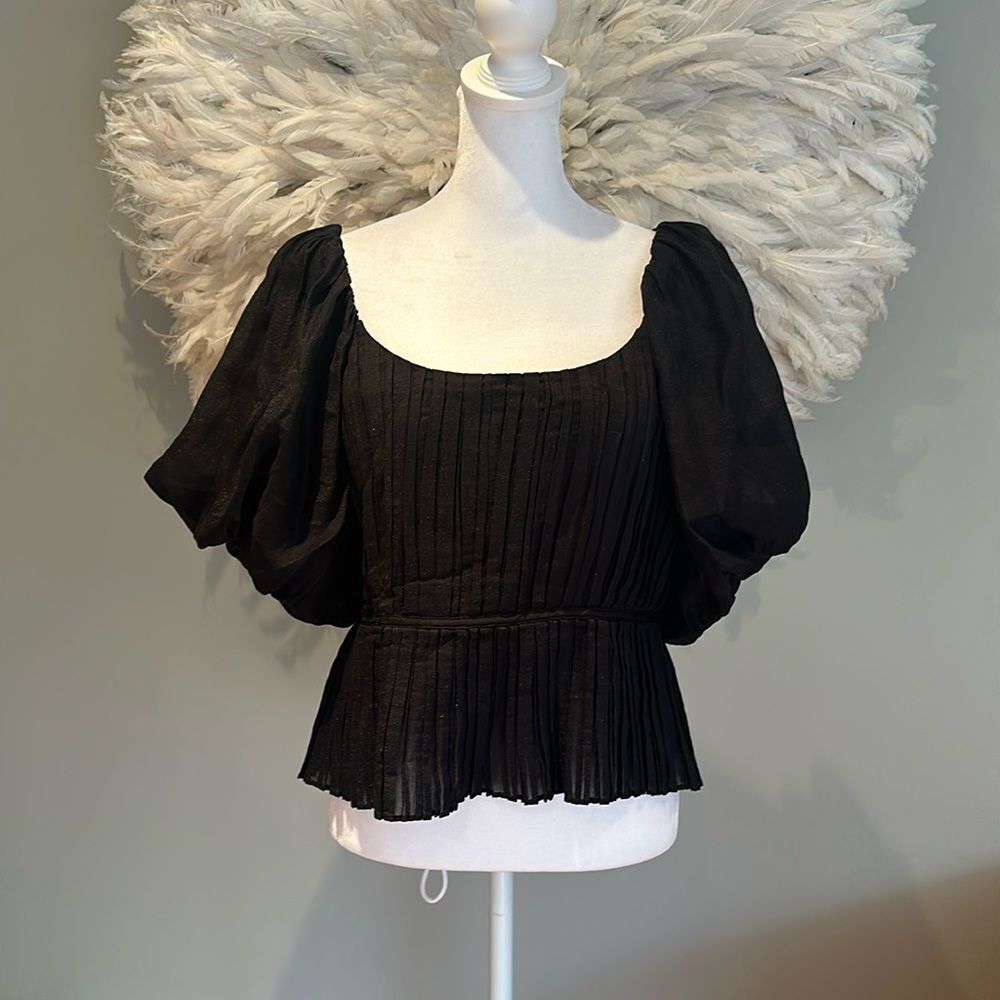 Banana Republic Kali pleated top in black - Picture 2 of 5